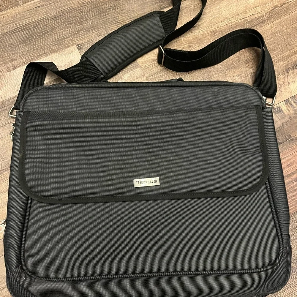 Targus Black Laptop Bag
